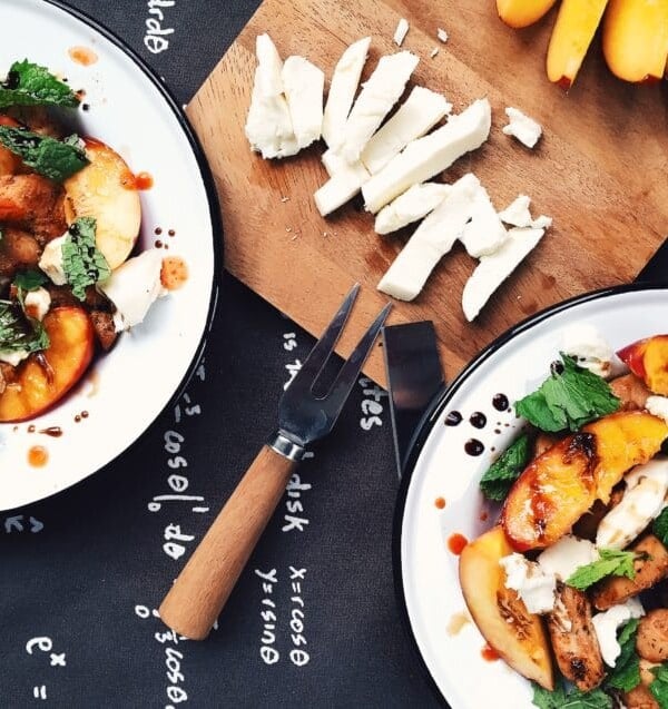 Grilled Nectarine Salad with Chicken, Mozzarella, and Mint. Paleo nectarine salad. Paleo peach salad. Paleo salad.