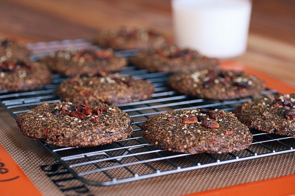 Paleo chocolate Goji Berry Cookies. Paleo Goji Berry Cookies. Paleo Asian dessert. Paleo Chinese cookies. Paleo Chinese New Year Recipes. IHeartUmami.com