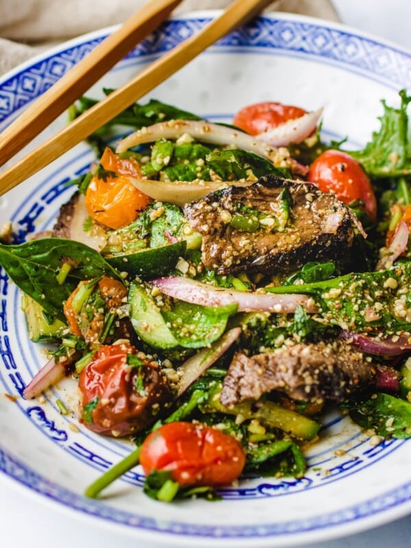 Grilled Thai style beef salad with Thai chili sauce dressing made paleo, gluten-free, low carb, and Whole30 from I Heart Umami.