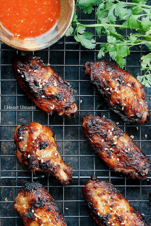 Paleo Crispy baked chicken wings. Paleo chicken wings. Whole30 chicken wings. Keto chicken wings. Paleo finger food. Paleo Chinese food. Paleo Asian food. Chinese New Year Recipe. IHeartUmami.com