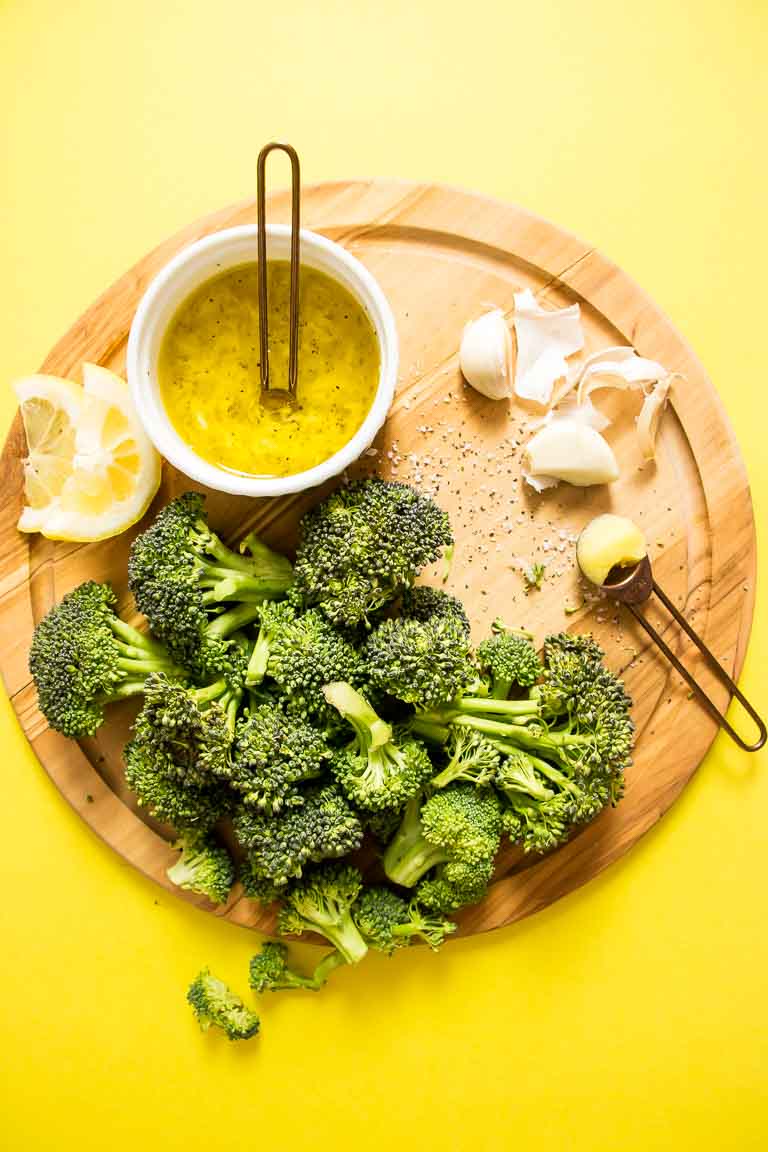 Lemon Garlic Paleo Broccoli Recipe with Dairy-Free Lemon Garlic Butter Sauce Ingredients with microwave or quick blanch instructions