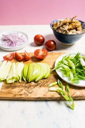  ingredientes para salada de frango tailandês crocante Whole30 Paleo