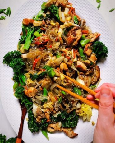 Paleo Chicken Stir-Fry with Cabbage and Sweet Potato Noodles Reicpe (Japchae)