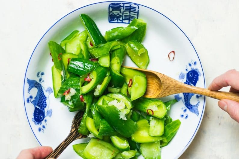 Chinese Smashed Cucumber Salad (拍黃瓜)