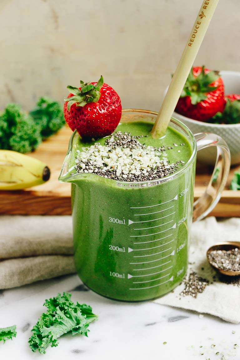 Paleo Green Smoothie recipe for energy boosting and detox!
