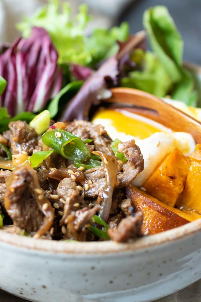 Easy Whole30 Korean Beef Bowl with savory and sweet bulgogi sauce. Easy to make and great for meal prep!