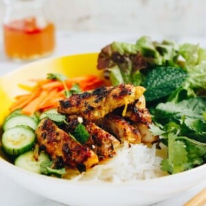 Paleo Keto Vietnamese Noodle Salad with Lemongrass Chicken (Bun Ga Nuong) with Vietnamese dipping sauce Nuoc Cham from I Heart Umami.