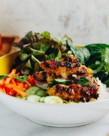 Paleo Keto Vietnamese Noodle Salad with Lemongrass Chicken (Bun Ga Nuong) with Vietnamese dipping sauce Nuoc Cham from I Heart Umami.