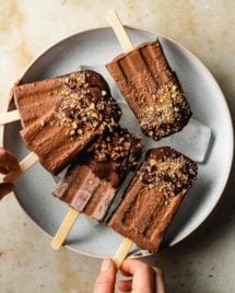 Paleo homemade dairy-free fudge popsicle recipes is keto and low carb from I Heart Umami.