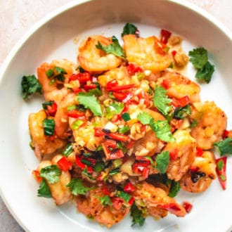 Vietnamese Easy Garlic Shrimp recipe with spicy chili garlic sauce is Paleo, Whole30, and Keto friendly.