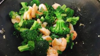 Serve shrimp and broccoli