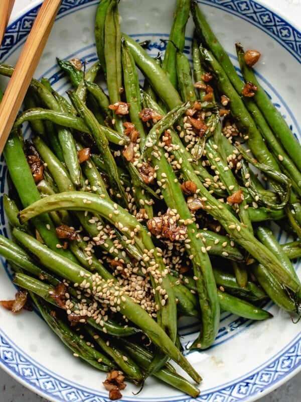 Sauteed garlicky green beans with sesame recipe