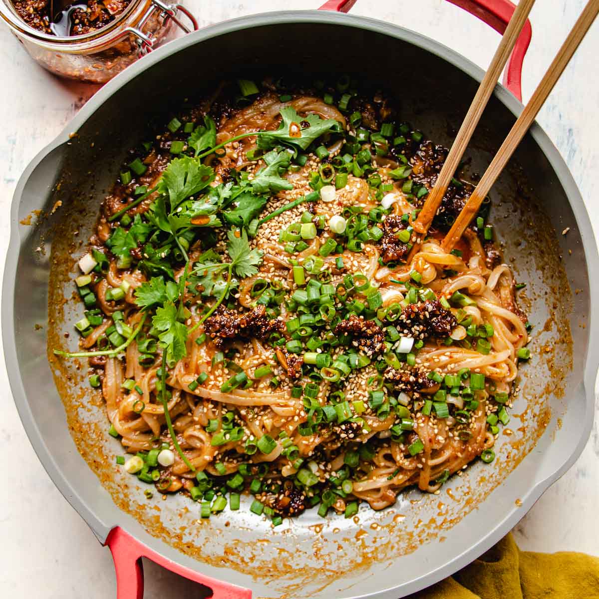 https://iheartumami.com/wp-content/uploads/2022/09/Garlic-chili-noodles-recipe.jpg