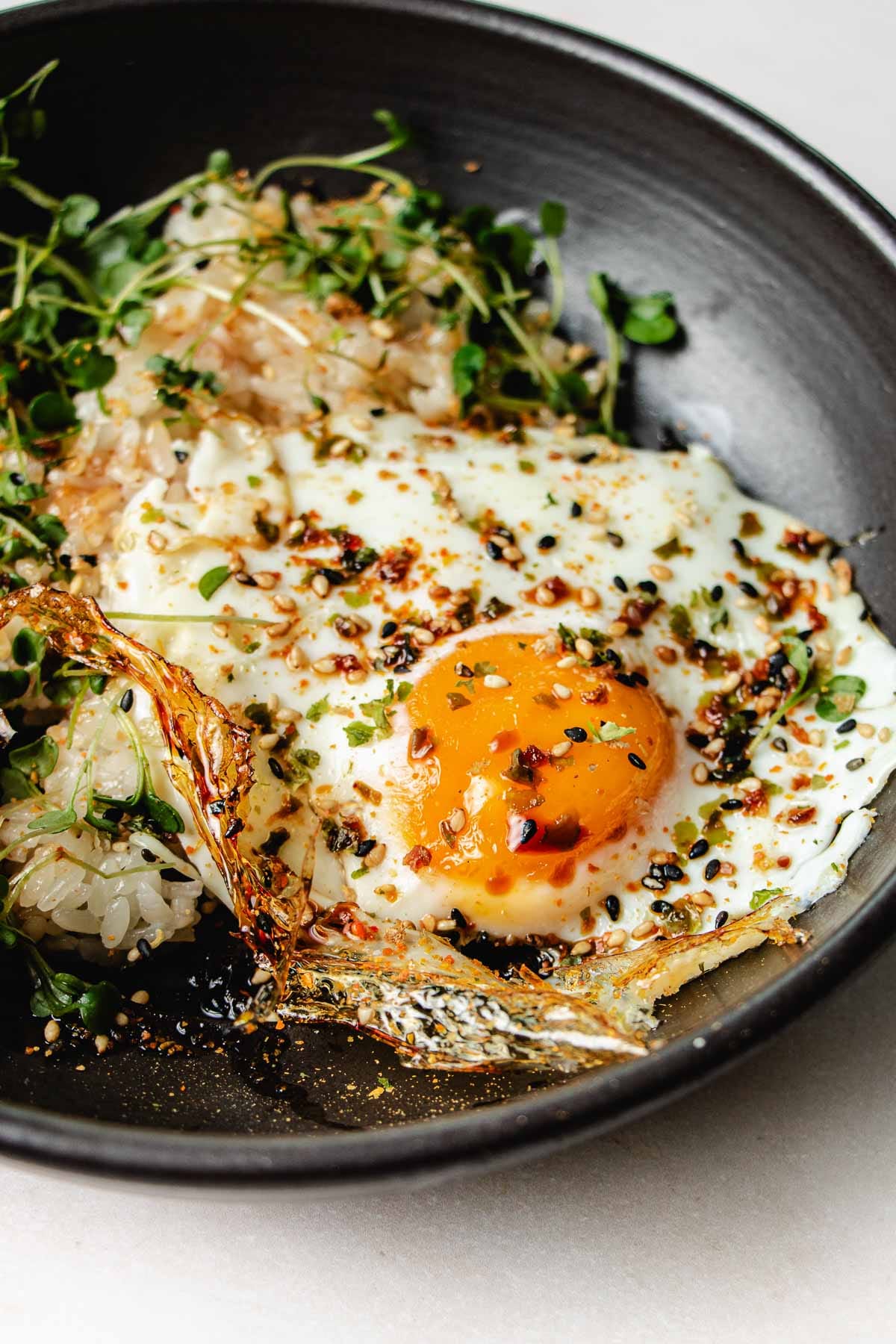 How to make crispy air fryer fried egg