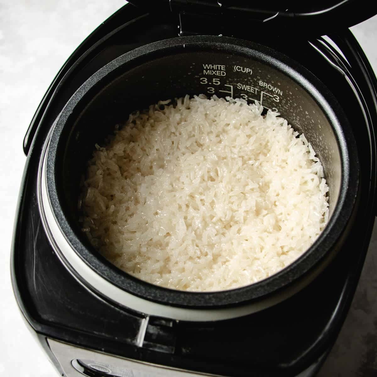 How to make sticky rice in rice cooker (Easy, fast, no soaking)