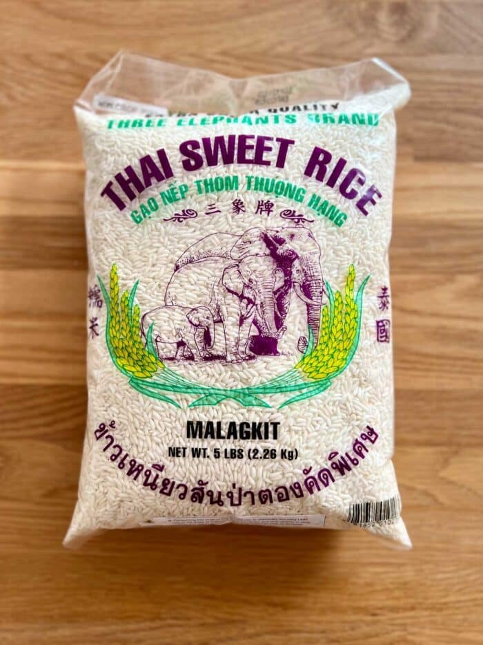 Photo shows Thai sweet rice in a package.