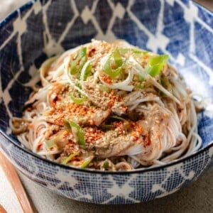 A recipe image shows Taiwanese cold sesame noodles served in a blue white color bowl.